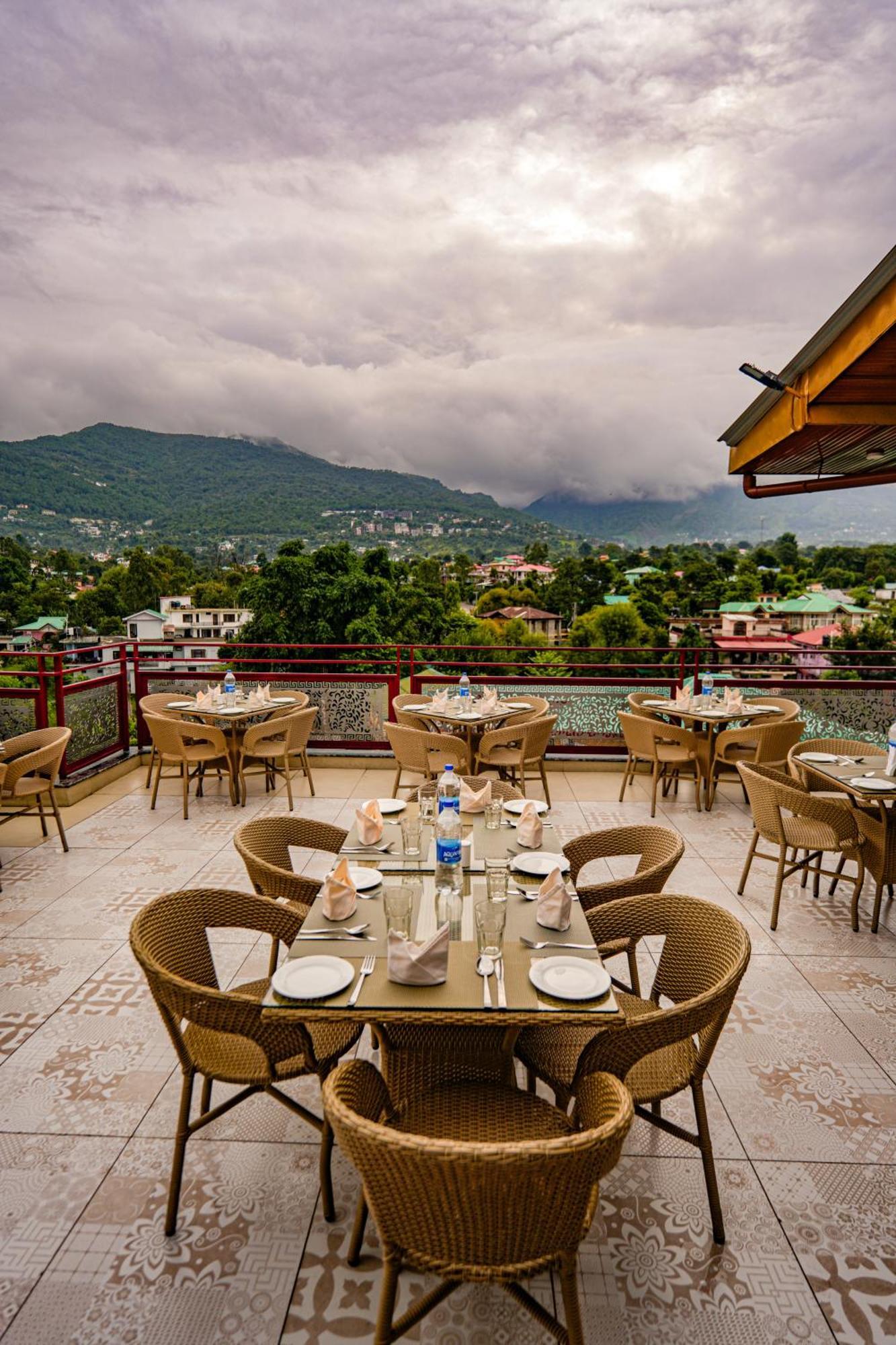 Hotel Square One By D'Polo Dharamshala Exterior photo
